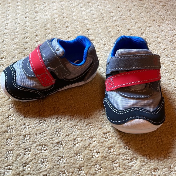Stride Rite Sneakers - Picture 2 of 3
